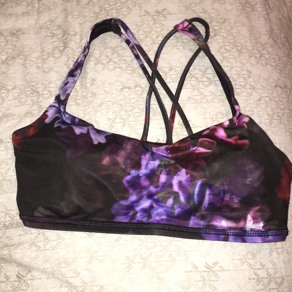 Lululemon sports bra